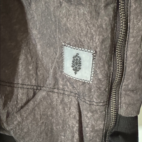 Free People Movement Care Tricked Out Trek Lightweight Puffer Jacket Size XS - Picture 7 of 8